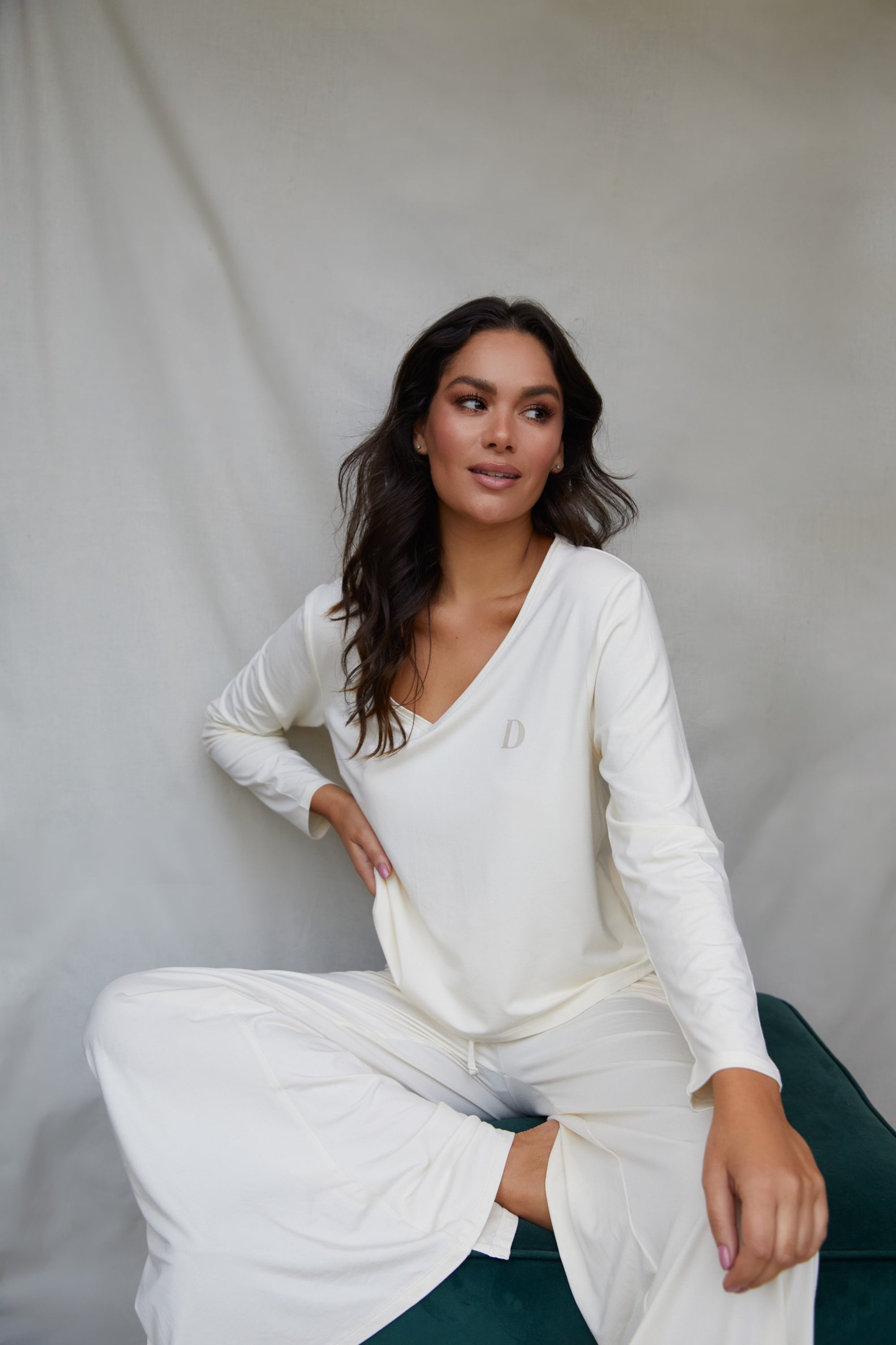 Soft Ivory Long Sleeve V-neck t-shirt