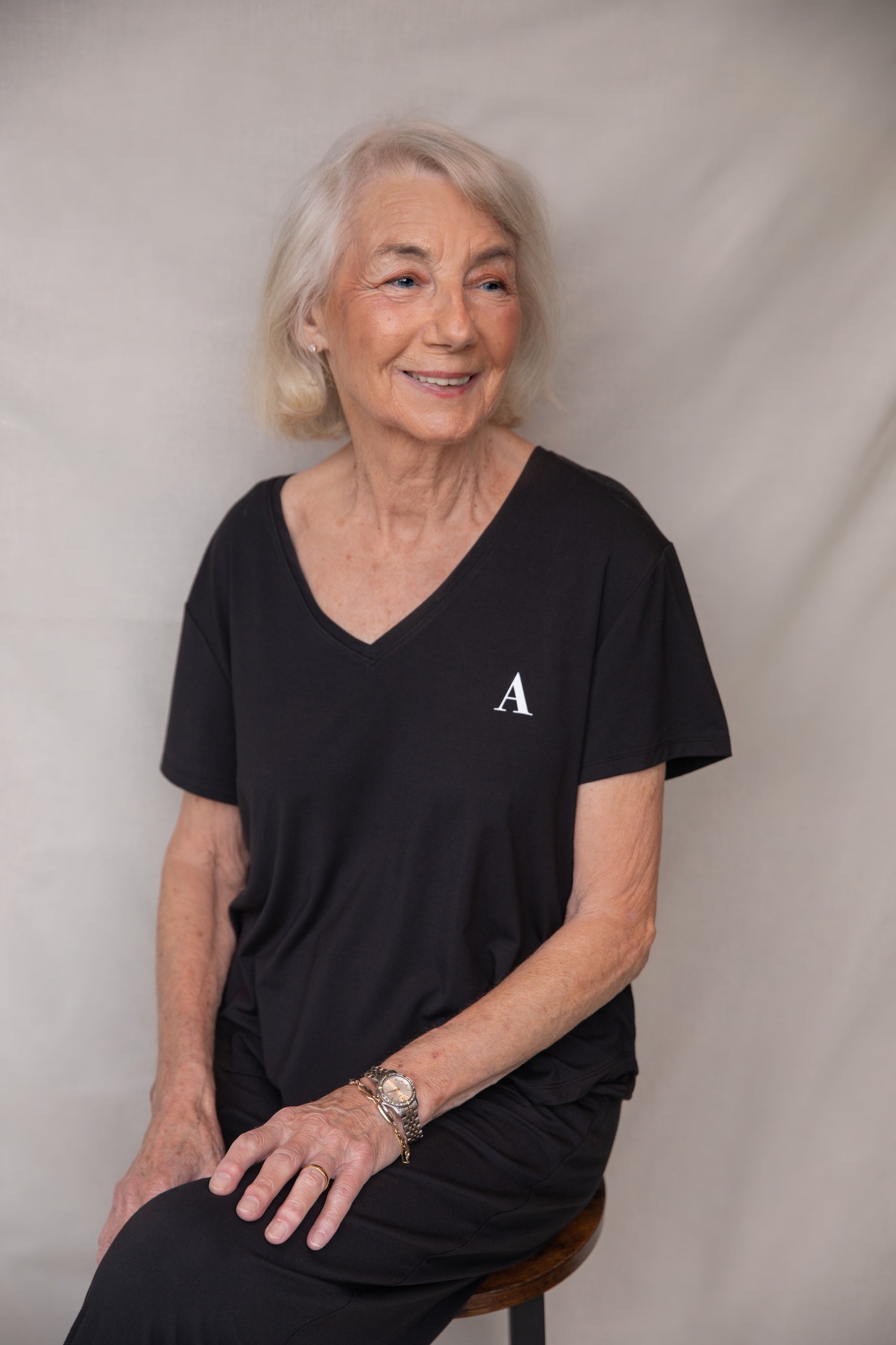 True Black V-neck t-shirt